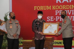 Capaian Vaksinasi Rejang Lebong diatas 70 persen, Kapolres Diganjar Penghargaan