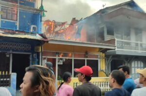 Kebakaran di Gang Dodon Hanguskan 4 Rumah Warga