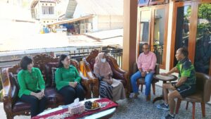 Kunjungi Ibunda Bahlil Lahadalia, Pangdam Kasuari: Saya Datang Bukan Sebagai Panglima