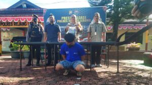 Oknum Sopir Travel Rudapaksa Penumpang di Dalam Mobil