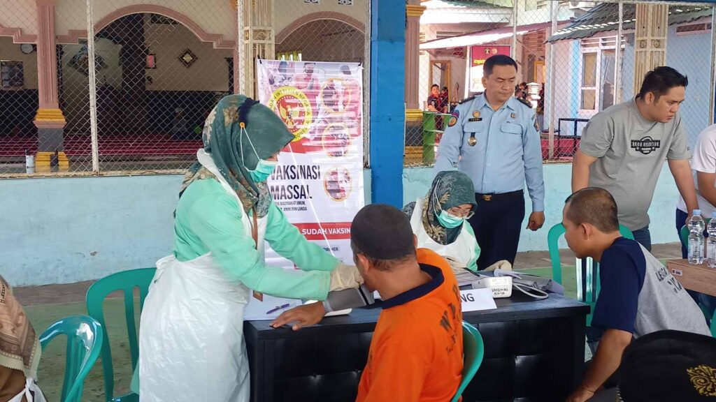 Warga Binaan Lapas Curup Ikut Vaksinasi Masal Covid,-19.