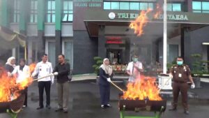 Kejaksaan Negeri Rejang Lebong Musnahkan Barang Bukti Kejahatan