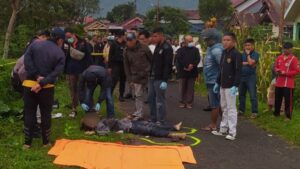 Penemuan Mayat Remaja Laki-laki Bertato  Bersimbah Darah