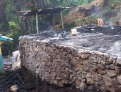 Rumah Warga IV Suku Menanti Ludes Terbakar