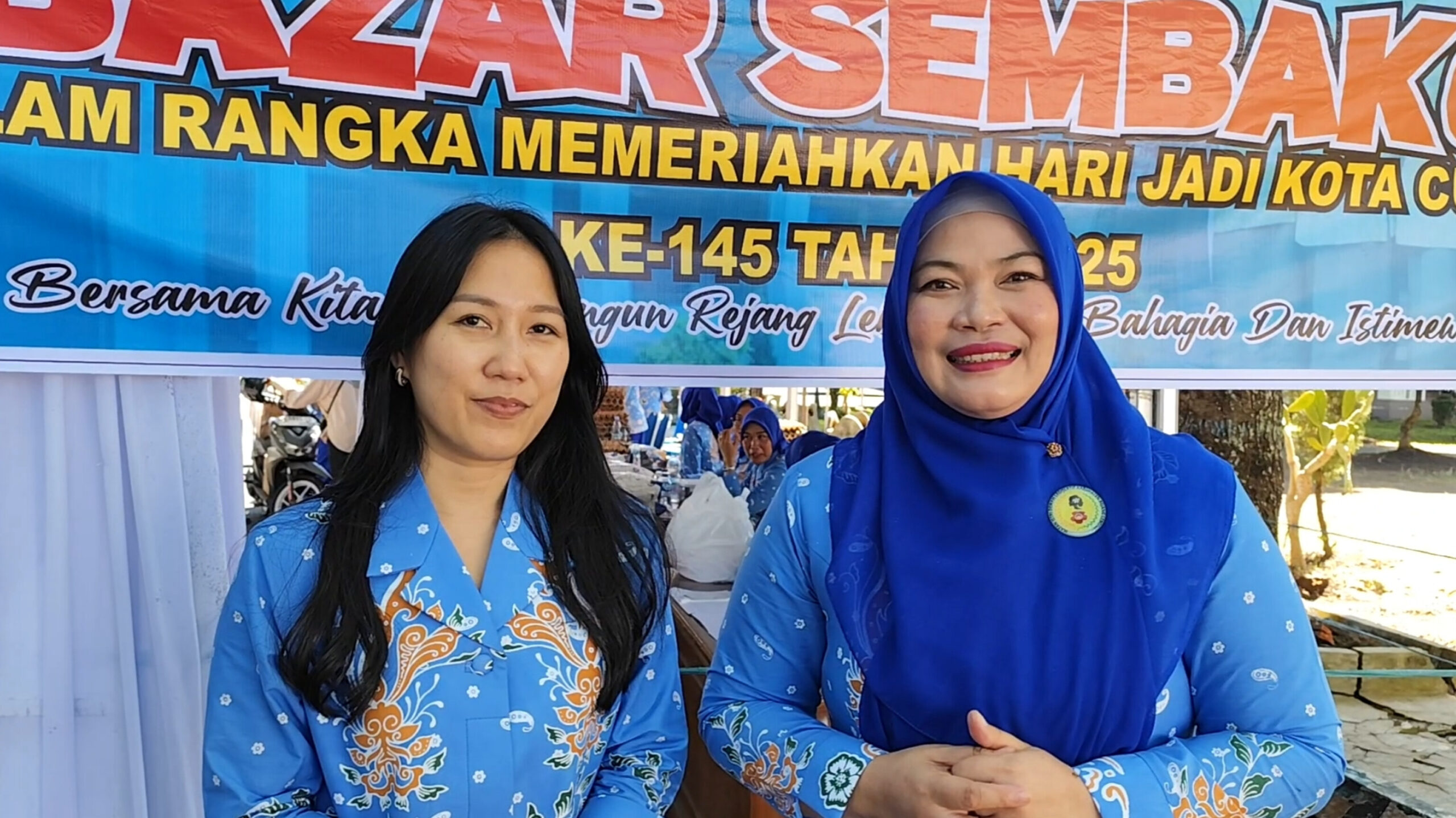 Ketua Iktari Mery Tresiana (Kanan) didampingi Evana Lie Wigoro (kiri) 