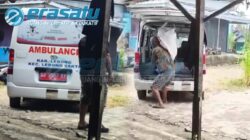 Sebuah Mobil Ambulans di Kabupaten Lebong Terekam Angkut Pupuk