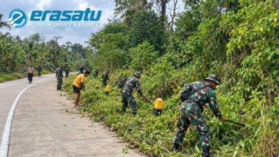 Selain Jaga Keamanan Pulau Terluar, Satgas Puter Yonif 144/Jaya Yudha Gotong Royong Bersihkan Lingkungan Enggano